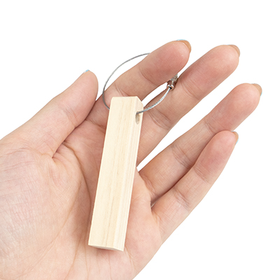 SUS Wooden Wire Keychain（木製ワイヤーキーホルダー）